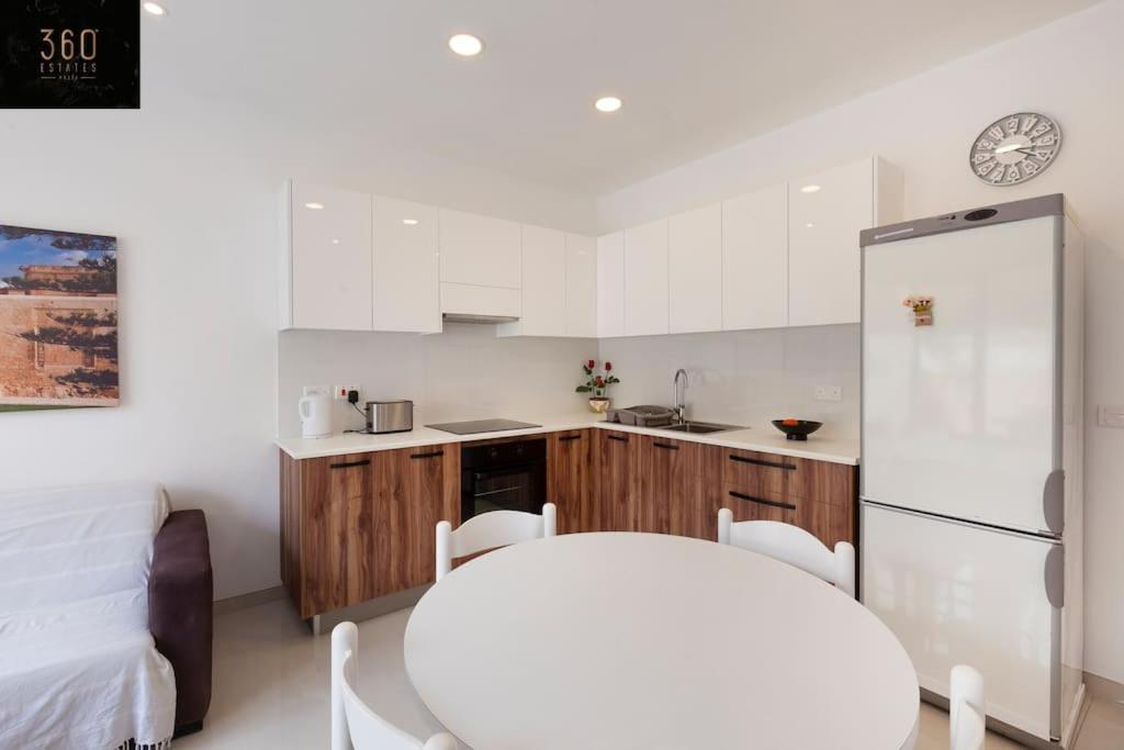 Comfy Apt With Terrace, 5 Mins To Sliema Ferries By 360 Estates Gzira ภายนอก รูปภาพ